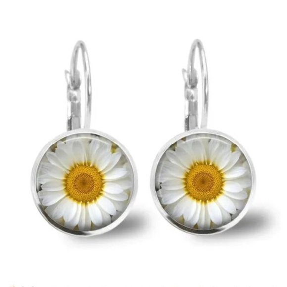 Daisy Glass Cabochon Earrings - Picture 1 of 2